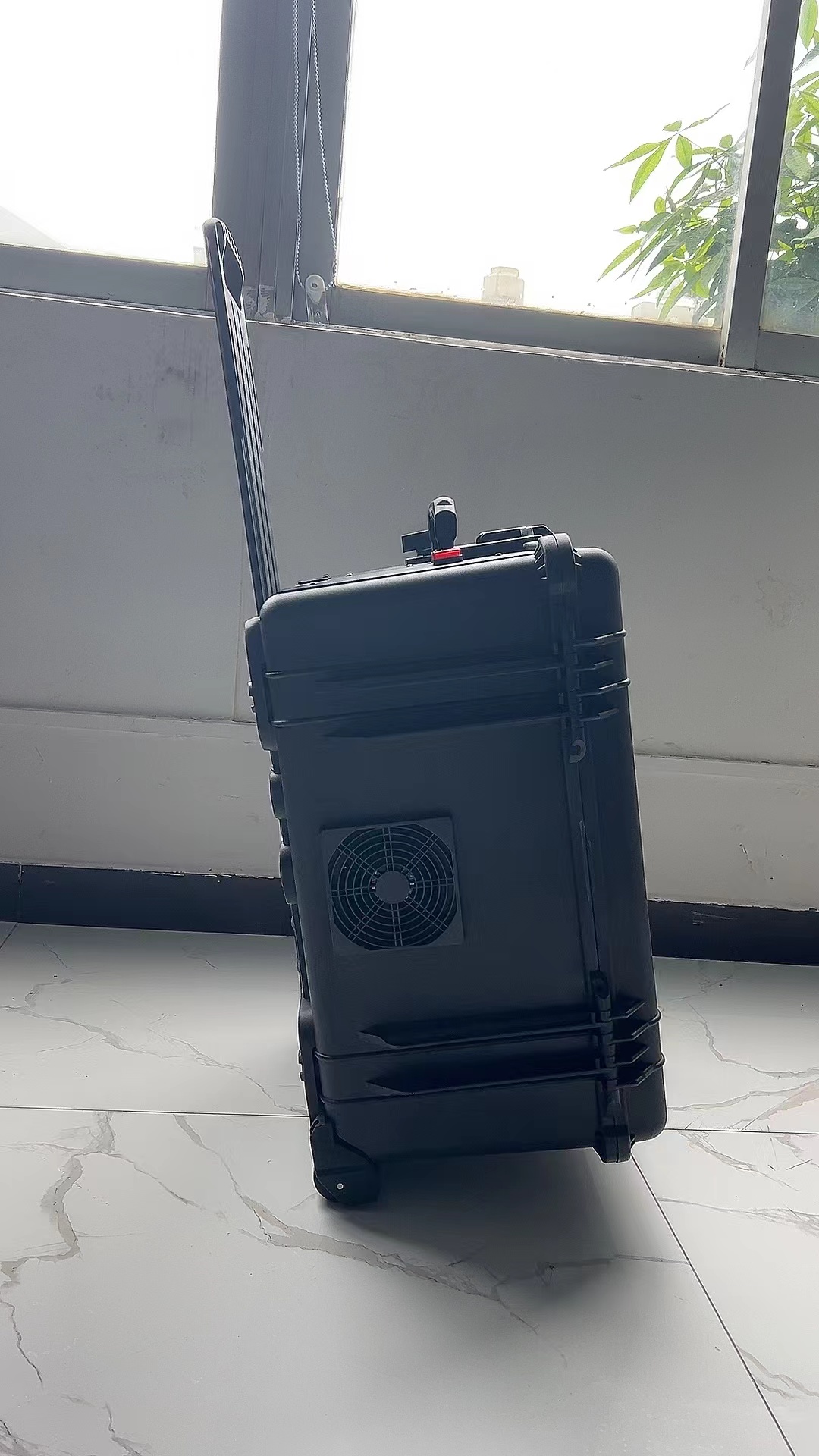 泸溪手拉箱型移动通信干扰器